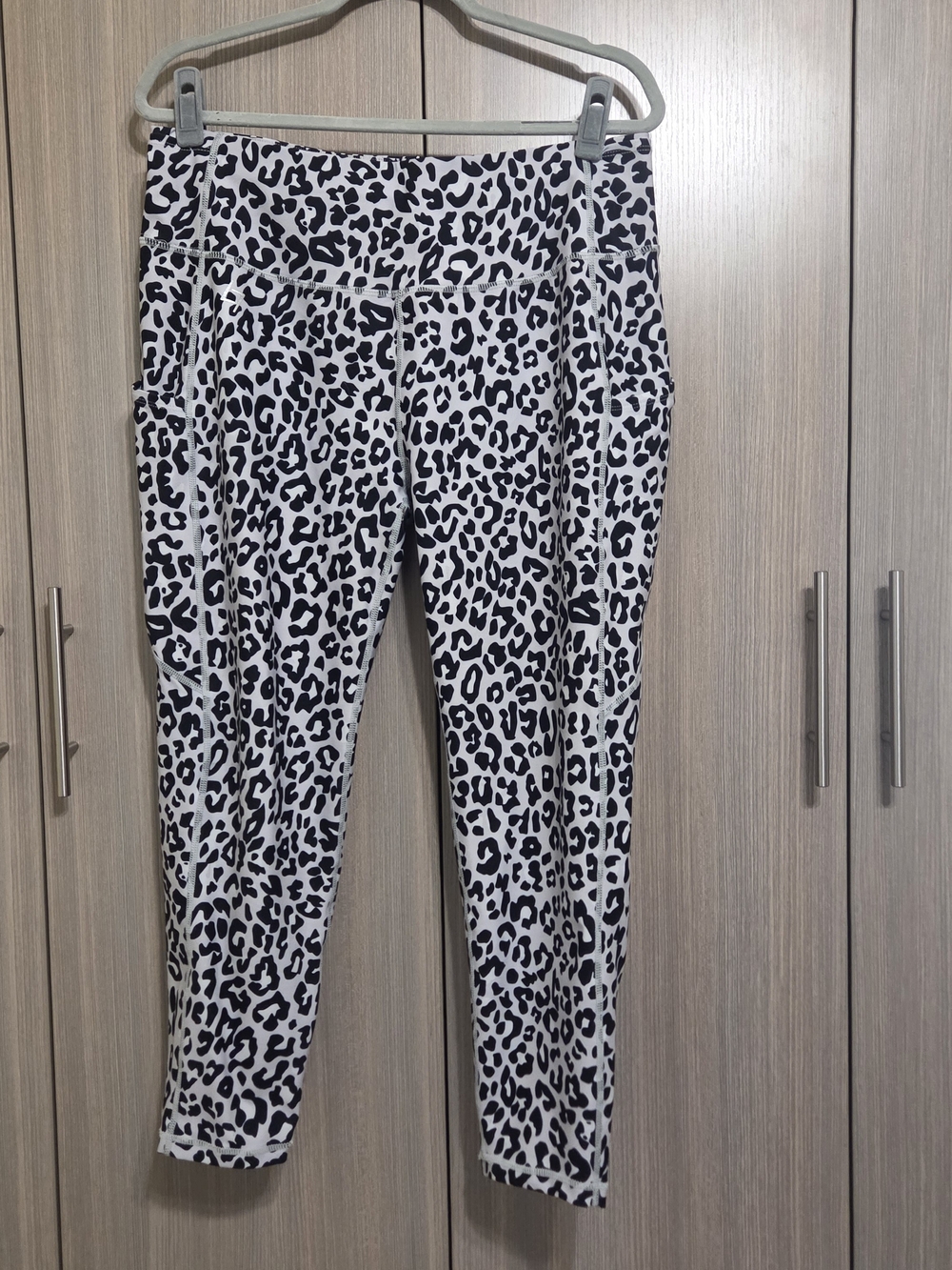 High-Waist Black & White Leopard Print Leggings